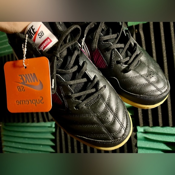 Nike SB X Supreme Gato - Picture 6 of 11